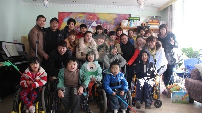 人間有大愛，情滿福利院！