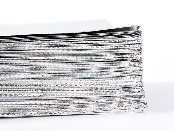 鋁箔抽紙BTL500抽(22.5x27.3cm) 鋁箔抽紙BTL500抽(22.5x27.3cm)